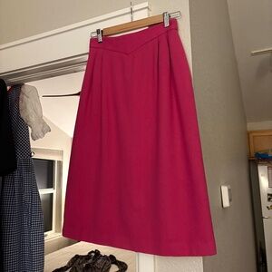 Vintage Pink Wool Pencil Skirt (Approx. US 4 - see measurements)